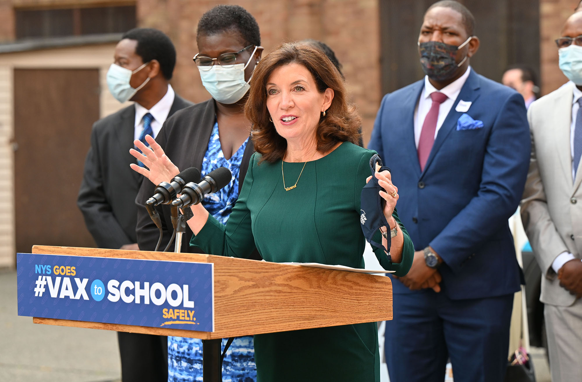 Governor Hochul Kicks Off New York Stateís ìVax to School Safelyî Campaign in Brooklyn